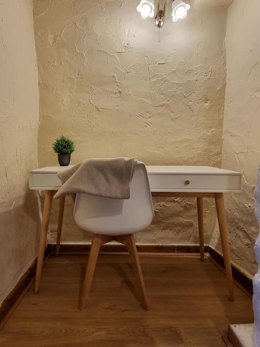 Yr Hen Efail Villa Ederyn Екстериор снимка